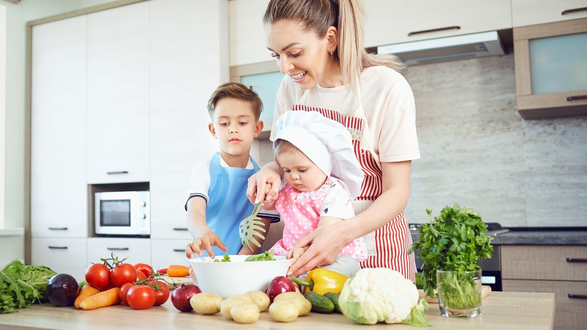 Les premiers aliments solides : Quand et comment commencer